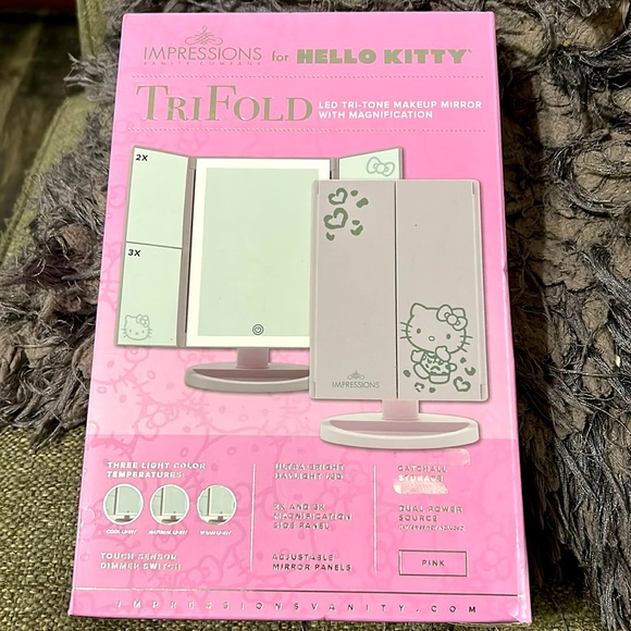 Sanrio Impressions Vanity Hello Kitty Tri Fold Mirror NIB - Picture 1 of 10